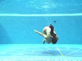 Torrid Nymphomaniac With Lovely Slick Caboose Is So Into Underwater Unwrapping