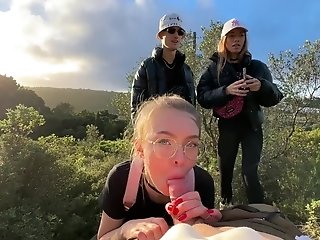 Nerdy Blonde Teenage Pleased Me With A Nice Public Blowie During Our Hike